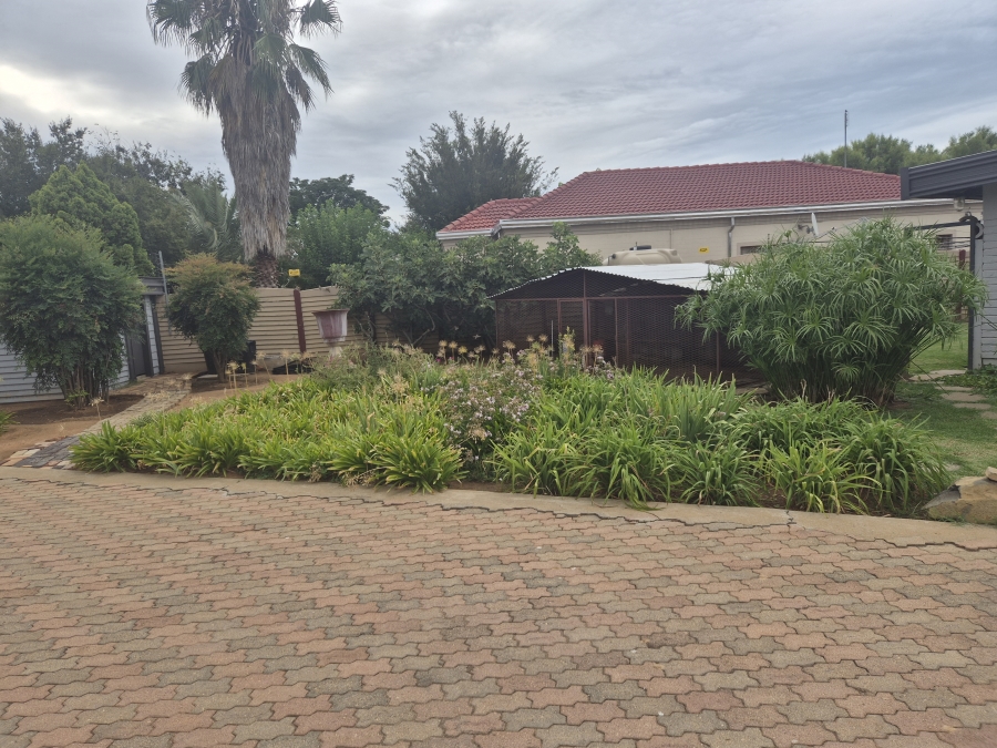 5 Bedroom Property for Sale in Wolmaransstad North West